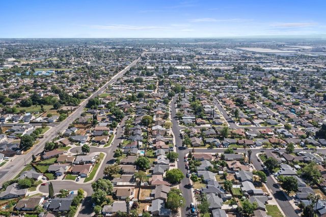 808 Cadillac Dr, Modesto, CA 95351