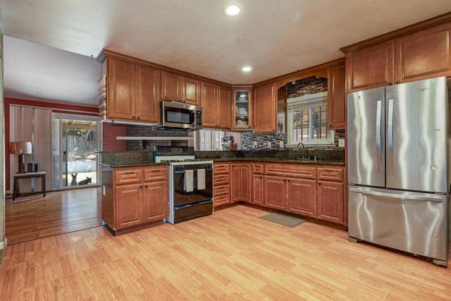 808 Cadillac Dr, Modesto, CA 95351