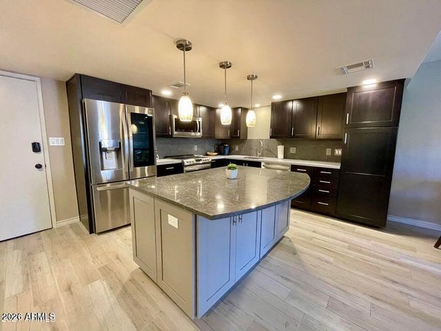7920 E CAMELBACK Road 203, Scottsdale, AZ 85251