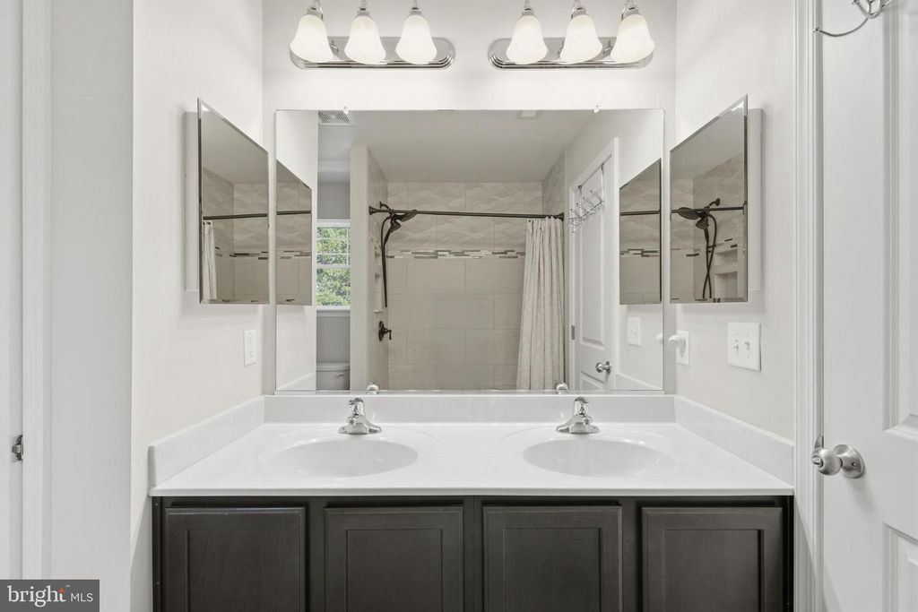Image 16 of property listing at 146 REGULATOR DR N, Cambridge, MD 21613