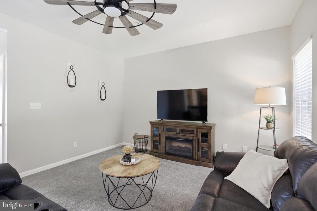 Image 6 of property listing at 146 REGULATOR DR N, Cambridge, MD 21613
