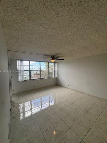 2761 Taft St 408, Hollywood, FL 33020