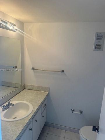 2761 Taft St 408, Hollywood, FL 33020