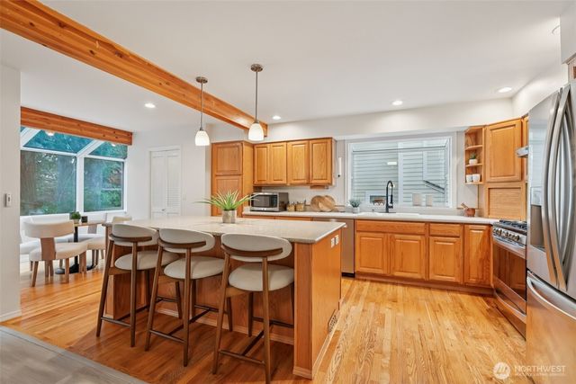 24320 SE 42nd Street, Sammamish, WA 98029