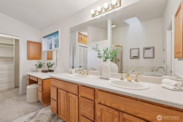 24320 SE 42nd Street, Sammamish, WA 98029