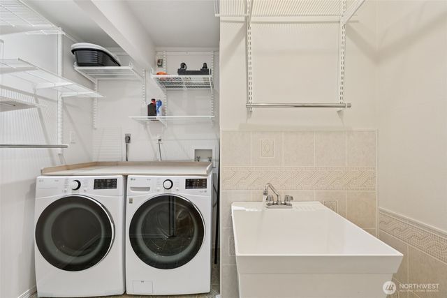 24320 SE 42nd Street, Sammamish, WA 98029