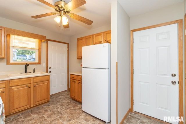 3804 N FABER Avenue, Peoria Heights, IL 61616