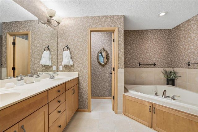 15595 Cherry Path, Rosemount, MN 55068