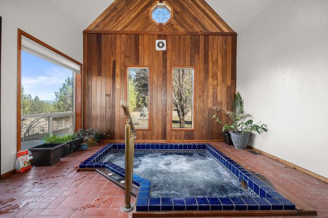15218 W Autumn Ln, Nine Mile Falls, WA 99026