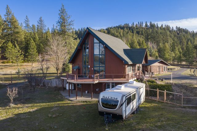 15218 W Autumn Ln, Nine Mile Falls, WA 99026