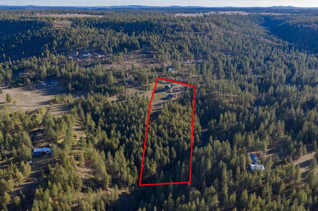 15218 W Autumn Ln, Nine Mile Falls, WA 99026
