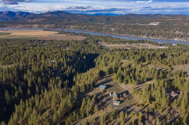 15218 W Autumn Ln, Nine Mile Falls, WA 99026