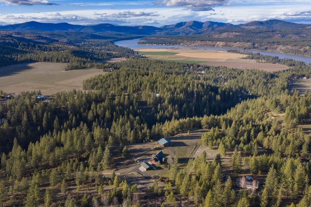 15218 W Autumn Ln, Nine Mile Falls, WA 99026