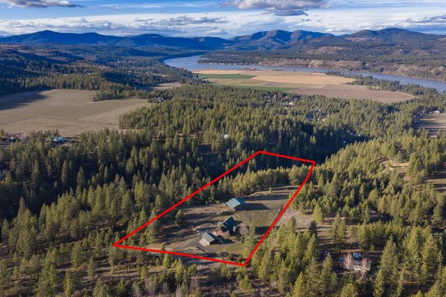 15218 W Autumn Ln, Nine Mile Falls, WA 99026
