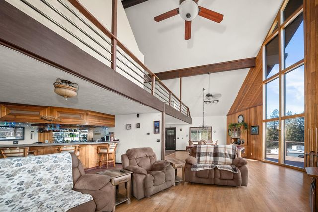 15218 W Autumn Ln, Nine Mile Falls, WA 99026