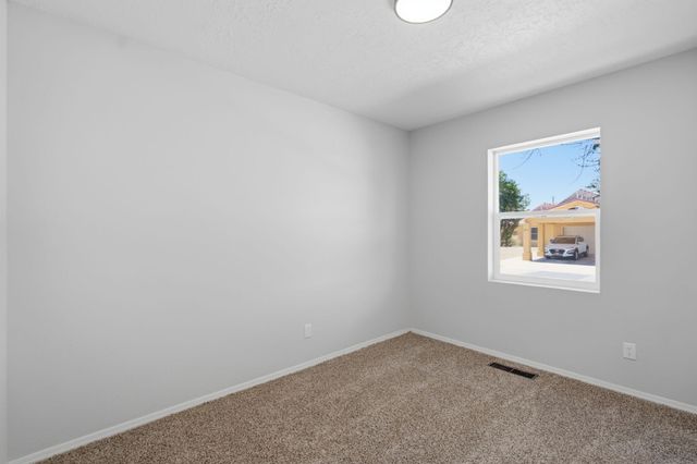 848 Gallahad Street SW, Los Lunas, NM 87031
