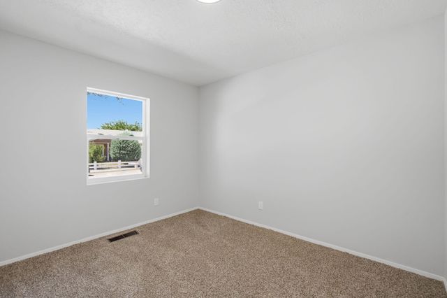 848 Gallahad Street SW, Los Lunas, NM 87031