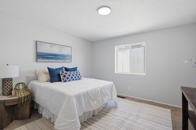 848 Gallahad Street SW, Los Lunas, NM 87031