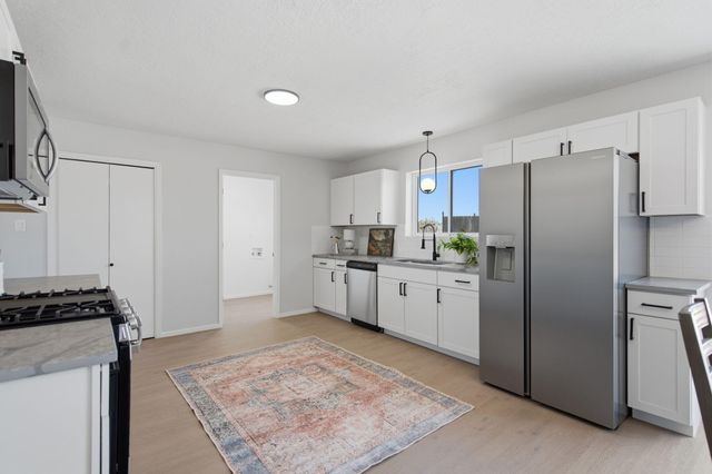 848 Gallahad Street SW, Los Lunas, NM 87031
