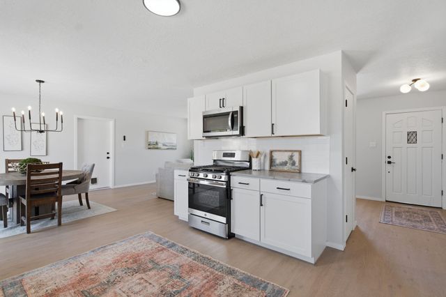848 Gallahad Street SW, Los Lunas, NM 87031