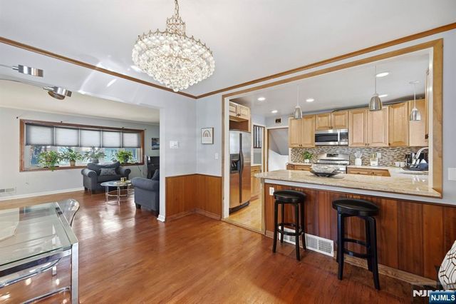 136 Van Buskirk, Teaneck, NJ 07666