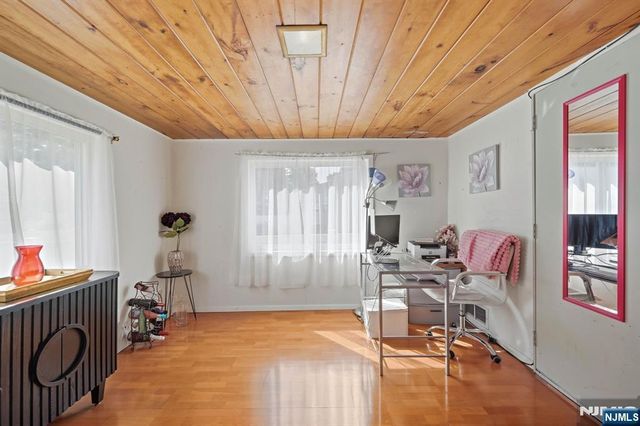 136 Van Buskirk, Teaneck, NJ 07666