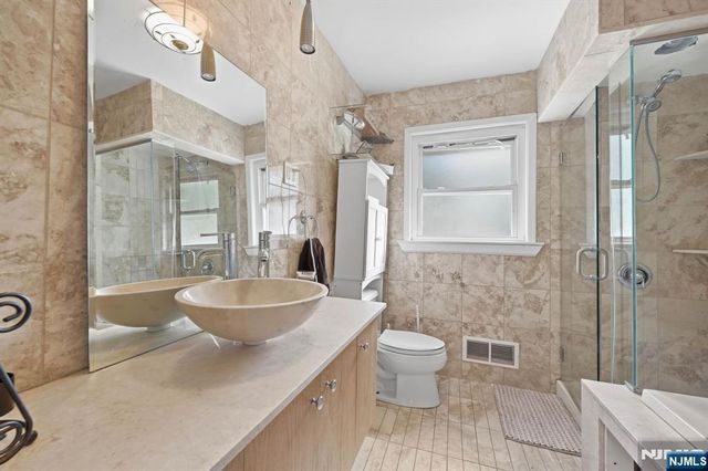 136 Van Buskirk, Teaneck, NJ 07666
