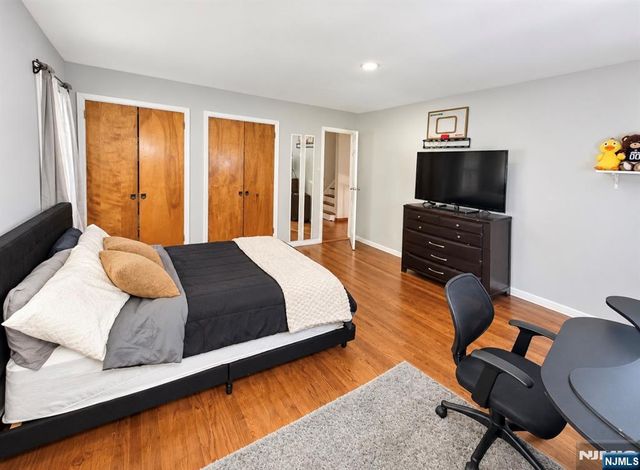 136 Van Buskirk, Teaneck, NJ 07666