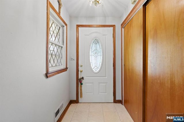 136 Van Buskirk, Teaneck, NJ 07666