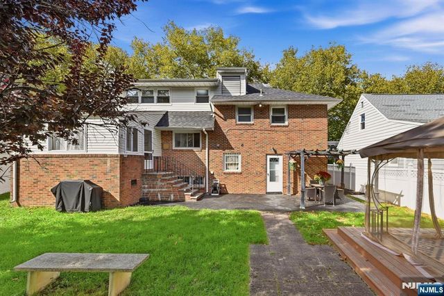 136 Van Buskirk, Teaneck, NJ 07666
