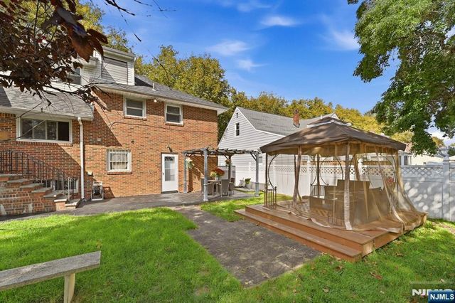136 Van Buskirk, Teaneck, NJ 07666