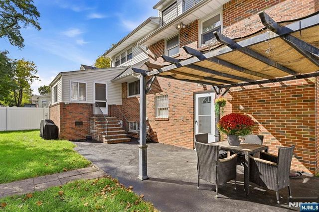 136 Van Buskirk, Teaneck, NJ 07666