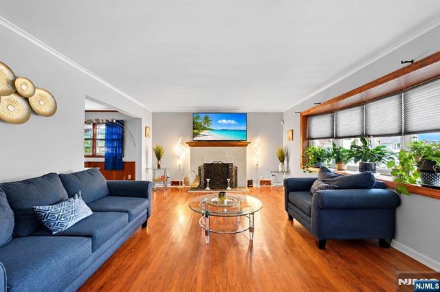 136 Van Buskirk, Teaneck, NJ 07666