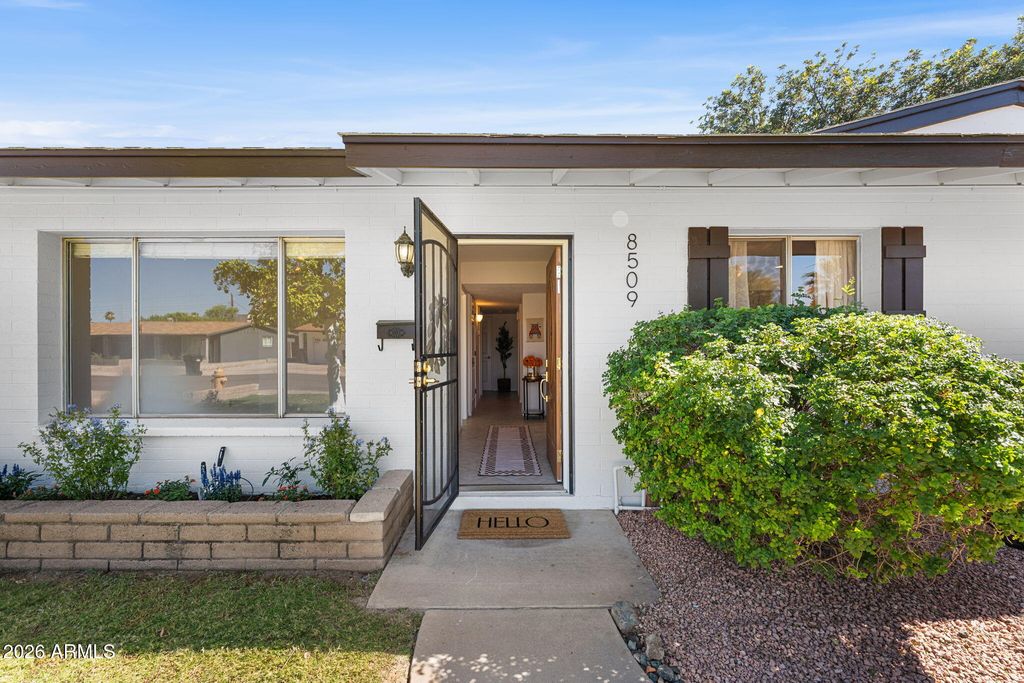 8509 E MACKENZIE Drive, Scottsdale, AZ 85251 — photo 3