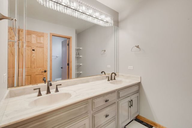 1848 E Offner Road, Beecher, IL 60401