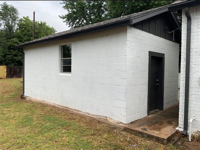 203 W Pine Street, Tuttle, OK 73089