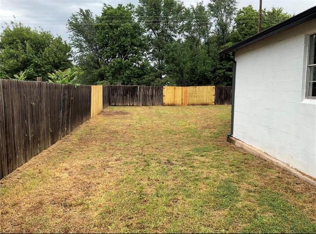 203 W Pine Street, Tuttle, OK 73089