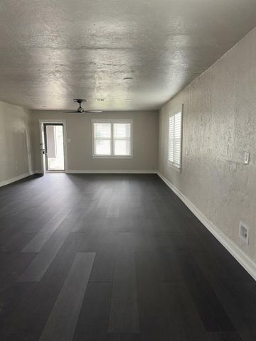 203 W Pine Street, Tuttle, OK 73089