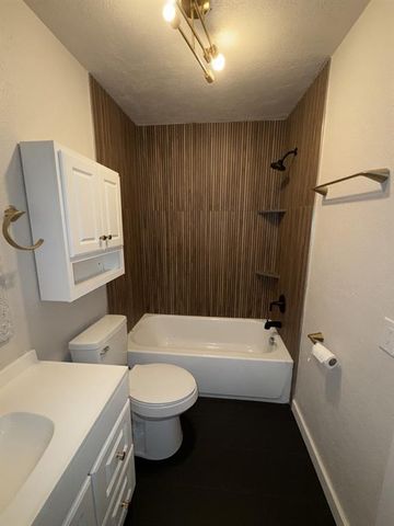203 W Pine Street, Tuttle, OK 73089