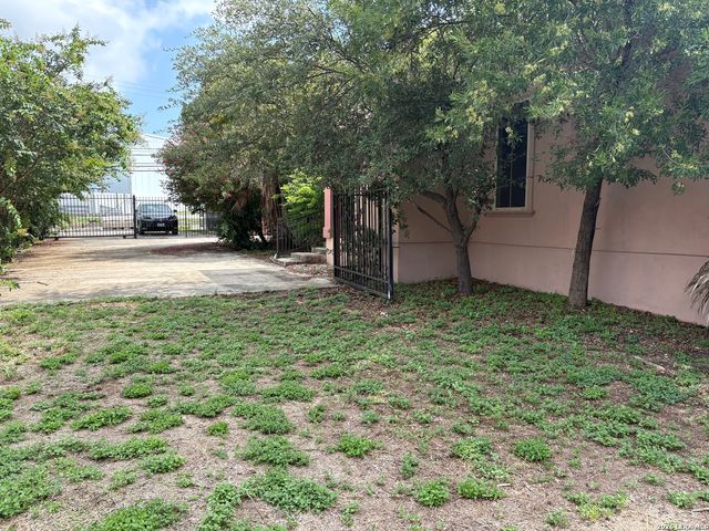 146 Babcock, San Antonio, TX 78201