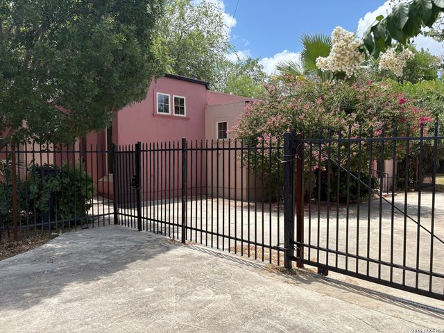 146 Babcock, San Antonio, TX 78201