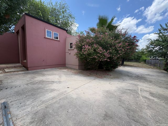146 Babcock, San Antonio, TX 78201