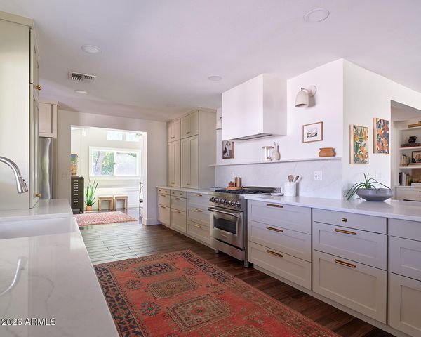 3819 N 37TH Street, Phoenix, AZ 85018