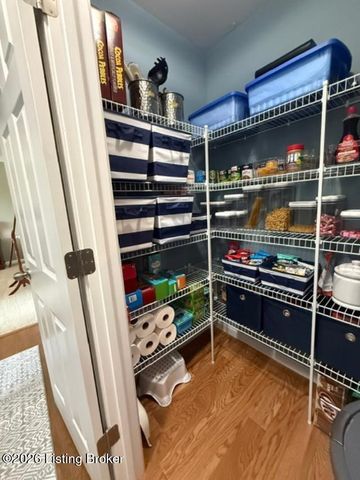 6830 Arbor Manor Way, Louisville, KY 40228