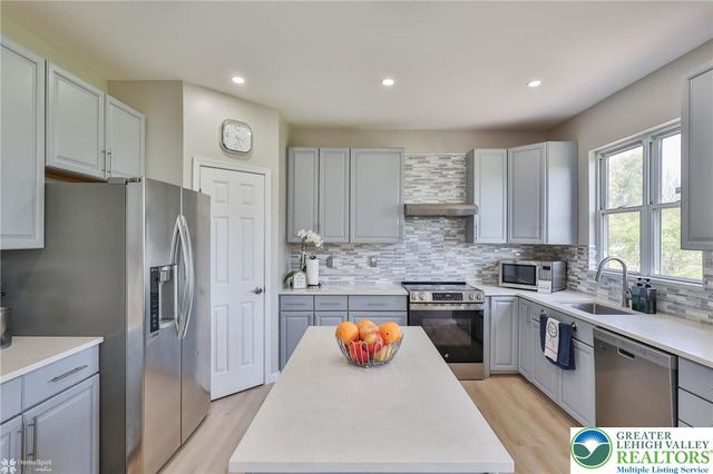 330 Indigo Way, Allentown City, PA 18104