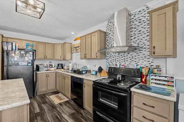 82 Sandhill Boulevard, Fort Pierce, FL 34982