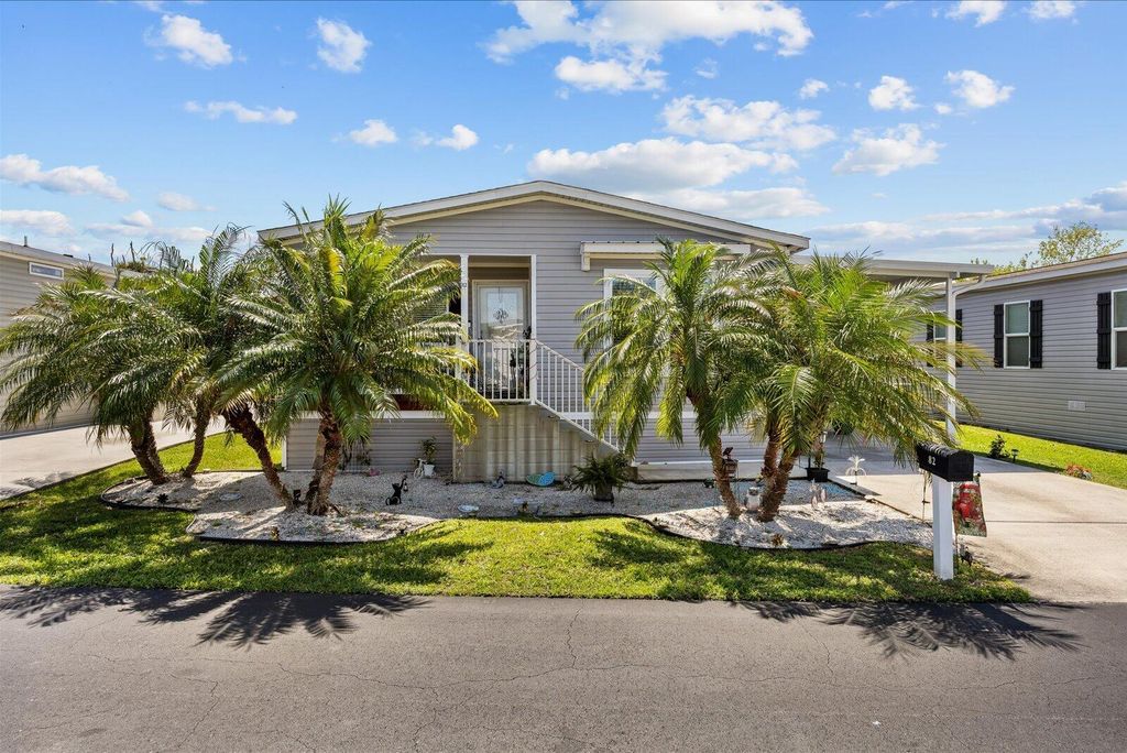 82 Sandhill Boulevard, Fort Pierce, FL 34982