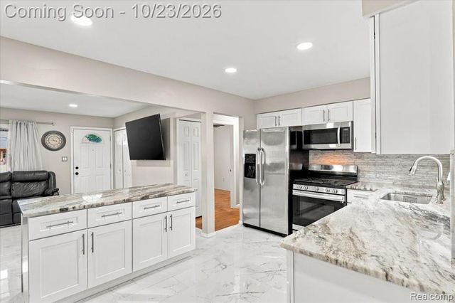 4906 Fairmont Court, Sterling Heights, MI 48310