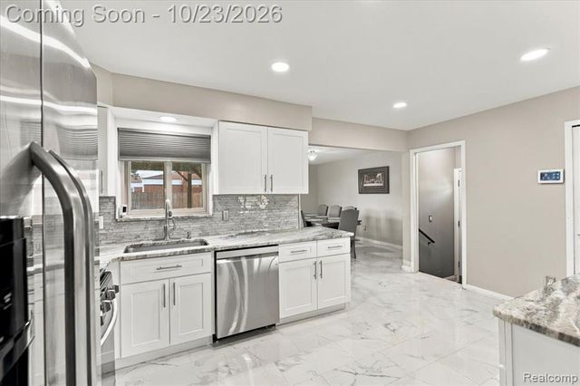 4906 Fairmont Court, Sterling Heights, MI 48310
