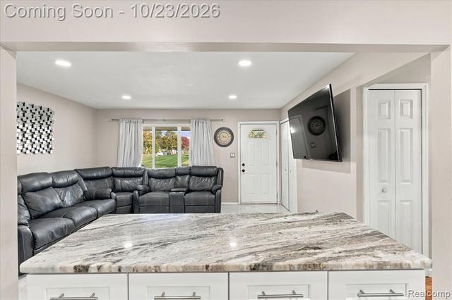 4906 Fairmont Court, Sterling Heights, MI 48310